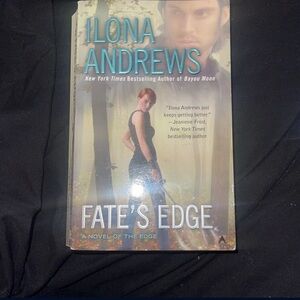 Fate's Edge by Ilona Andrews Paperback